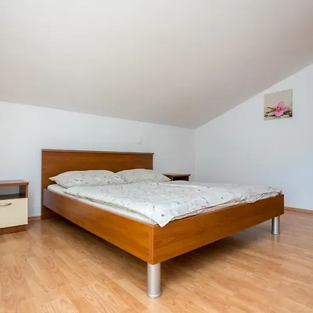 Apartment Sandra Malinska Sveti Vid-Miholjice